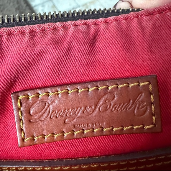 Dooney & Bourke Gretta Adjustable Crossbody Leather top zipper closure - Picture 7 of 12